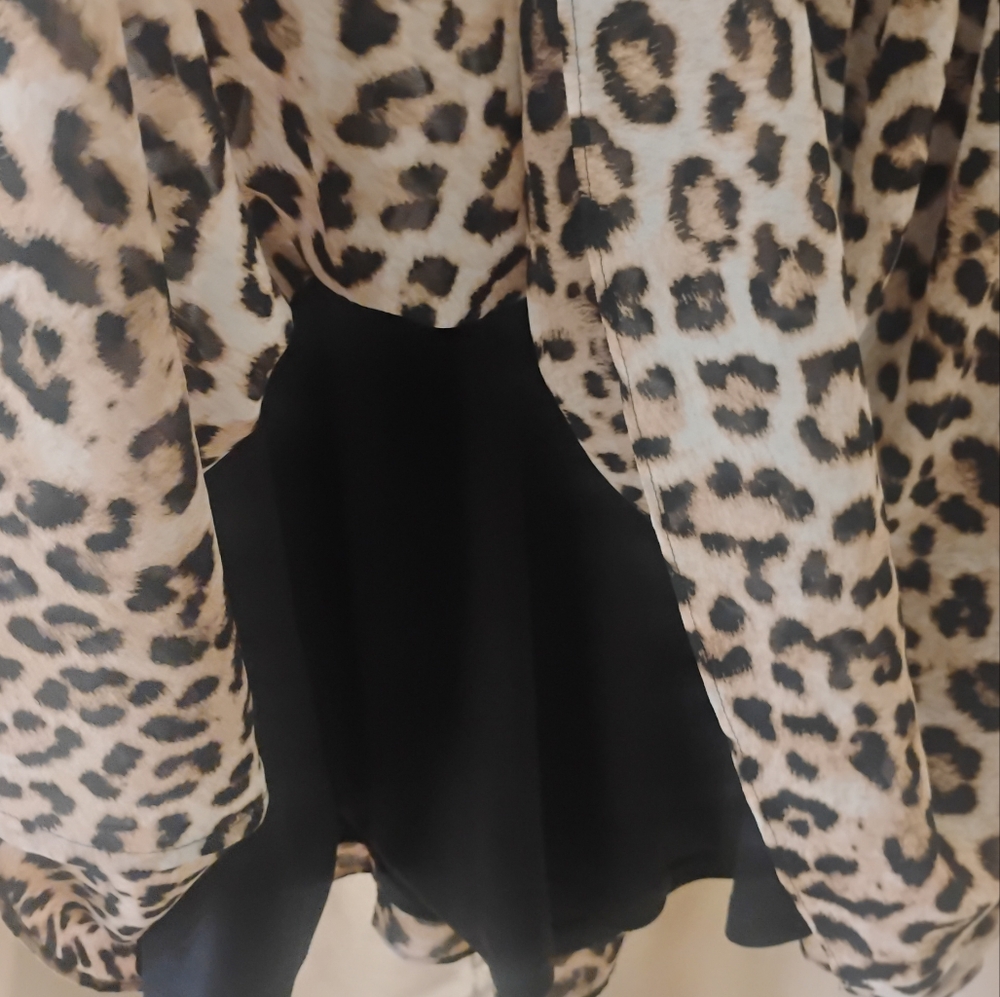 Karl Lagerfeld Paris Leopard Print Bambi Sheer Flutter Sleeve Dress Sz 4 - Picture 7 of 7